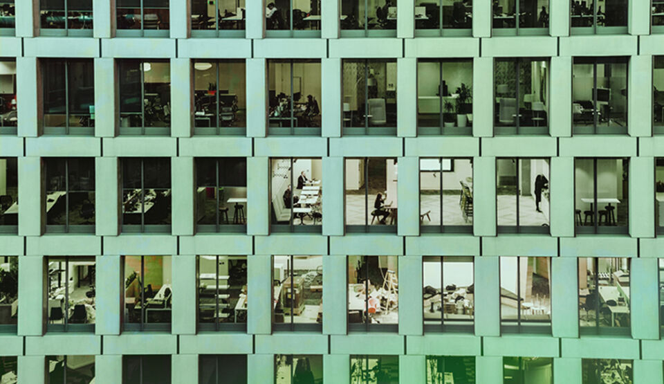 Headerbild für den Wissensbibliothek-Artikel "Wie Unternehmen ihre Klimarisiken analysieren und Resilienzen bewerten können"